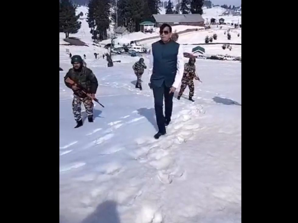 Gujarat conman arrested in Kashmir after posing as Modi government official