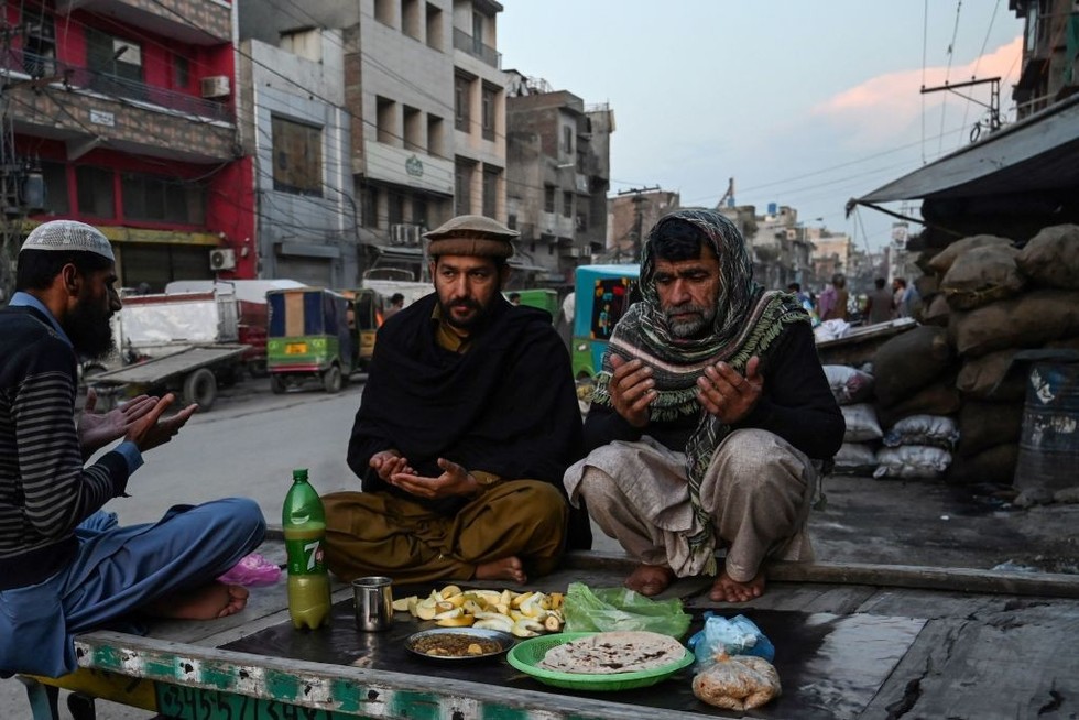 Pakistan: Cop suspended for harassing Hindus for 'violating' Ramadan ordinance