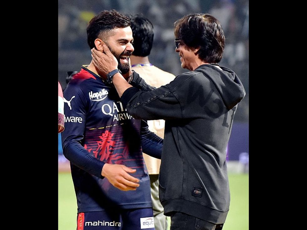 WATCH: Shah Rukh Khan teaches Virat Kohli 'Jhoome Jo Pathaan' steps after KKR beat RCB in IPL 2023