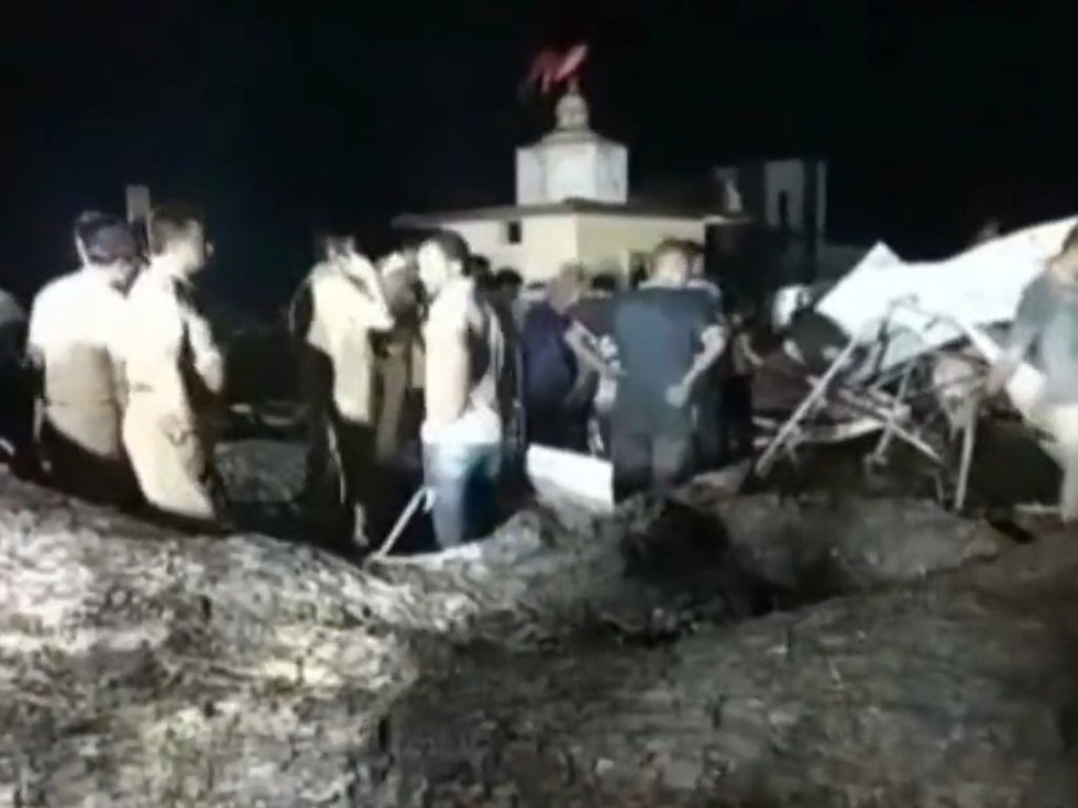 In India's Maharashtra, 7 killed, 37 injured after 100-year-old tree falls people at temple in rain