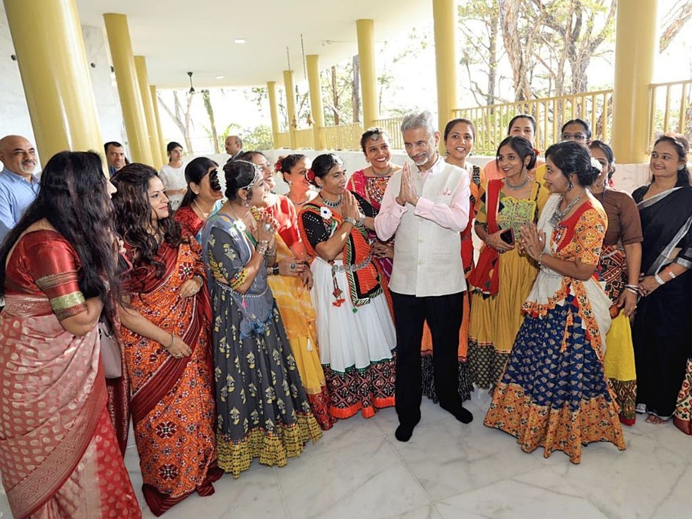 India foreign minister visits Hindu Temple In Panama, interacts with Indian diaspora