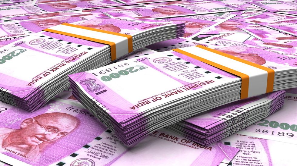 India ignites DeMo memory, to withdraw Rs 2,000 notes from circulation