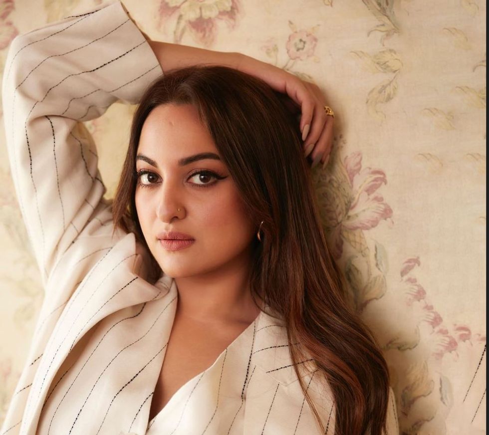Sonakshi Sinha attacks Mukesh Khanna for distasteful comments against her family