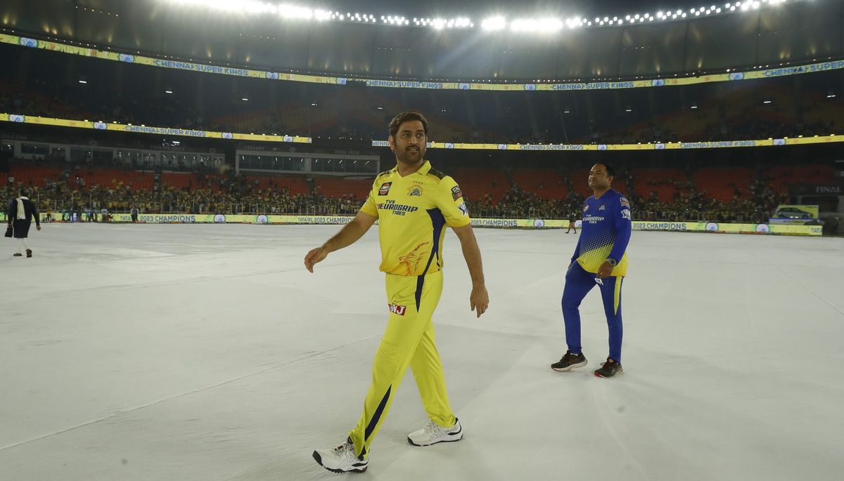 MS Dhoni: ‘Captain cool’ hailed as one of a kind after IPL triumph
