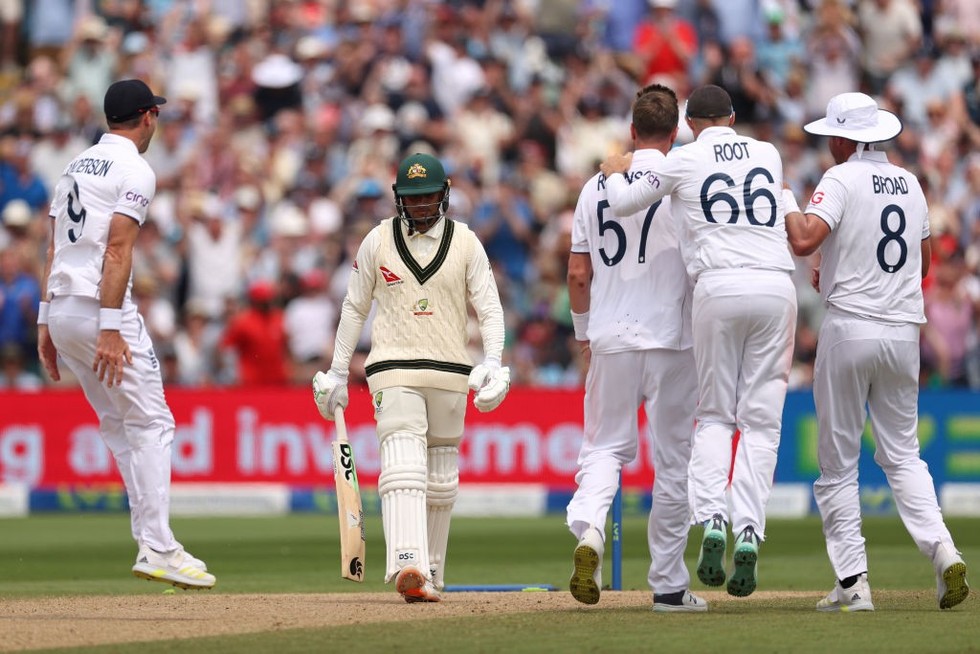 1st Ashes Test: Robinson unapologetic over reaction to Khawaja dismissal as match turns close