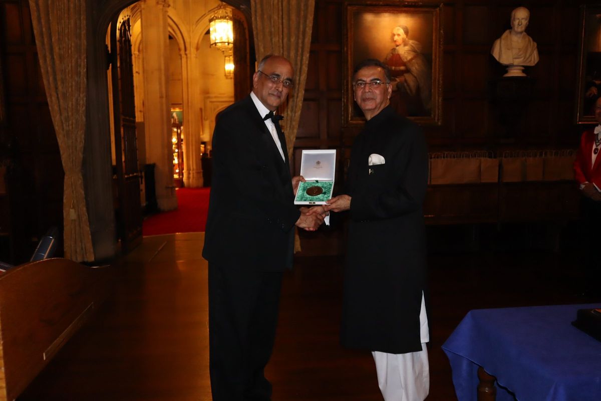 Art Malik receives Pakistan society’s Jinnah Medal