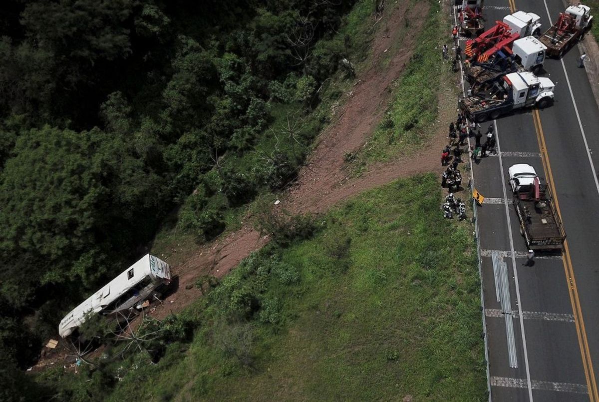 Mexico: 18 dead as bus carrying foreign migrants crashes