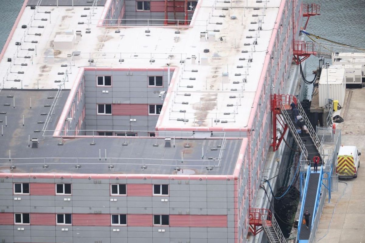 Asylum seekers moved to Portland barge