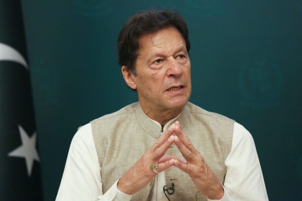 Imran Khan applies to be Oxford chancellor
