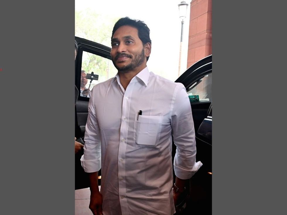 Andhra students deportation from US: CM Jagan Reddy to take up matter with Modi government