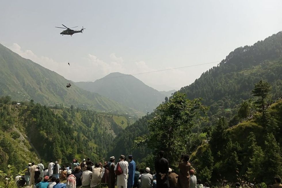 Pakistan: Daring operation rescues 4 children trapped in hanging cable car