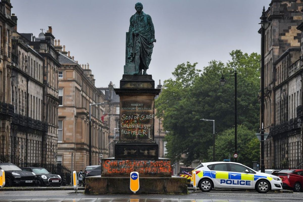 Plaque linking Henry Dundas to slavery disappears amid ongoing controversy