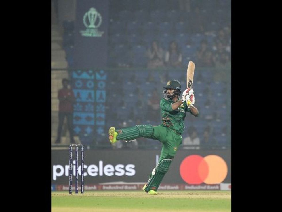 Bangladesh 'time out' Mathews, boot out Sri Lanka from World Cup 2023