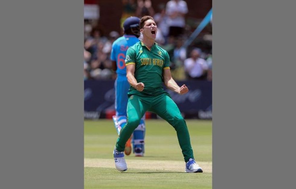 Clinical South Africa crush India by 8 wickets to level ODI series 1-1; all eyes on decider