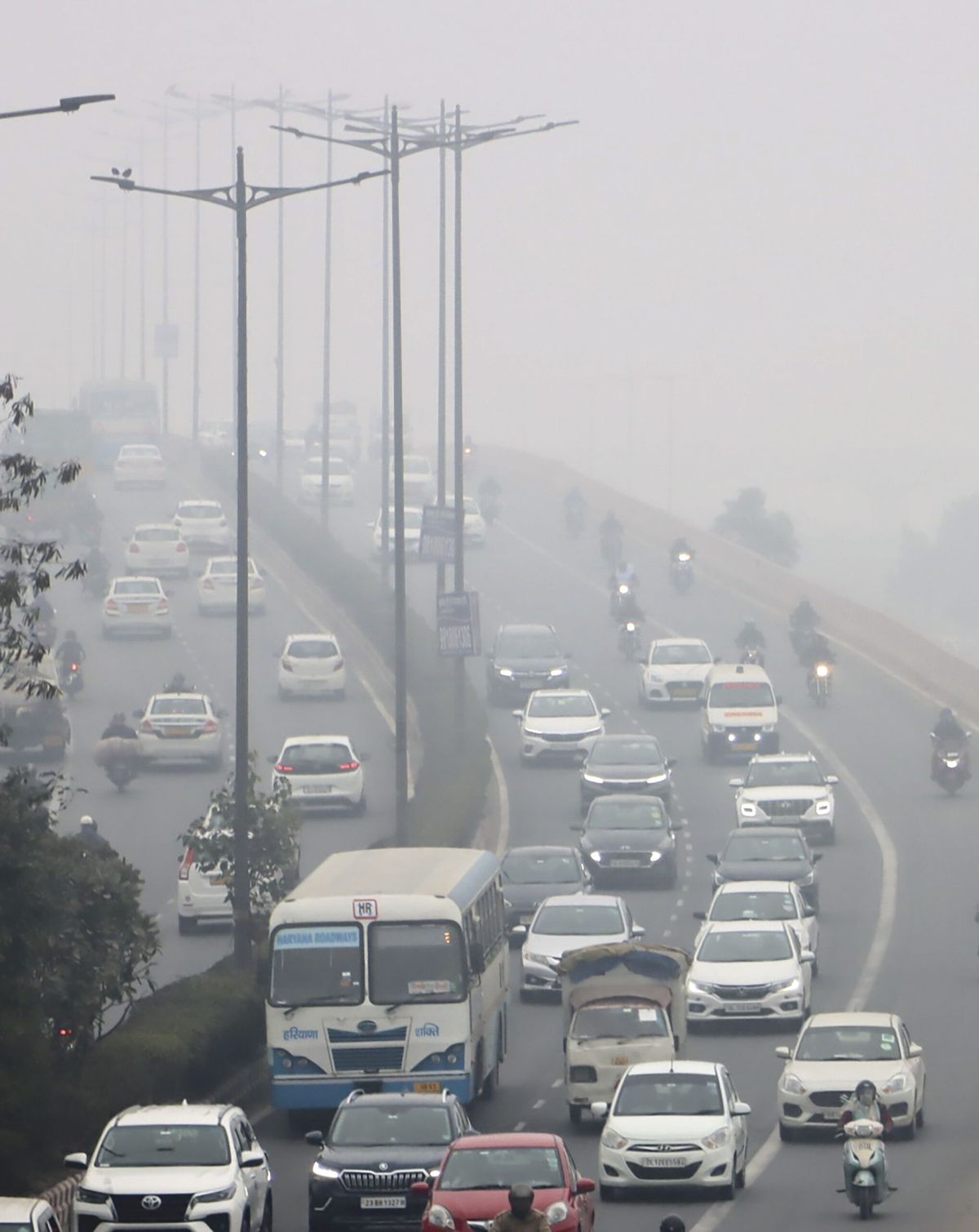 Assam bus-truck collision kills 12 as dense fog grips India