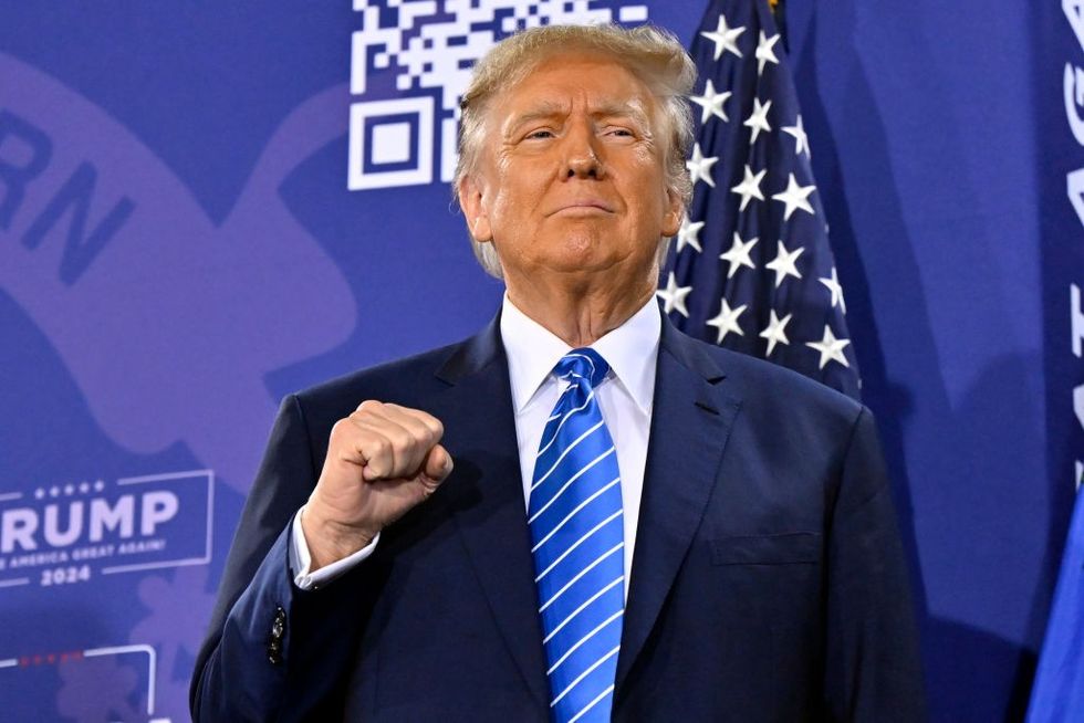 Trump revives 'birtherism' as Harris makes gains