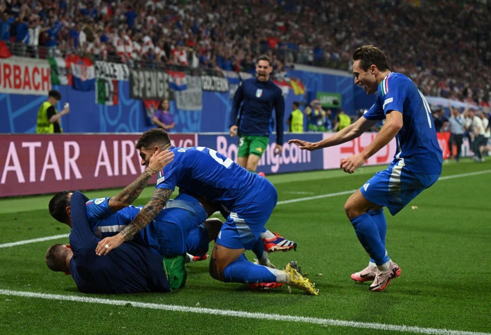 Italy enter Euro knockouts with last-minute equaliser against Croatia