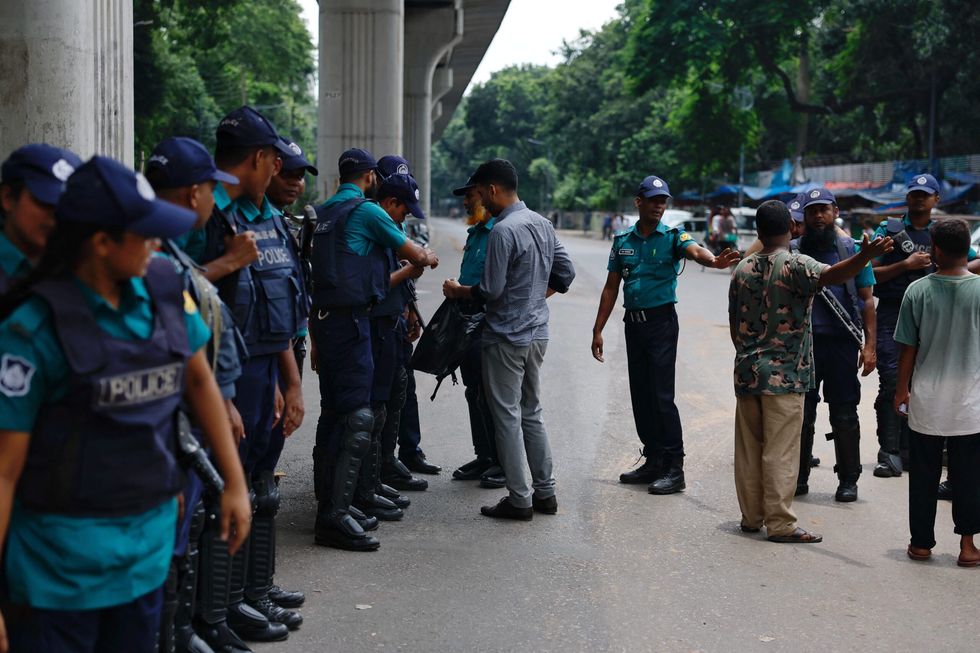 Bangladesh shuts colleges after protests