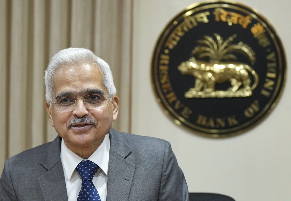 No plans to allow business houses to run banks: RBI