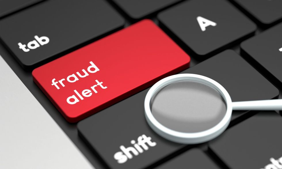 Bank fraudster presumed dead traced after 20 years