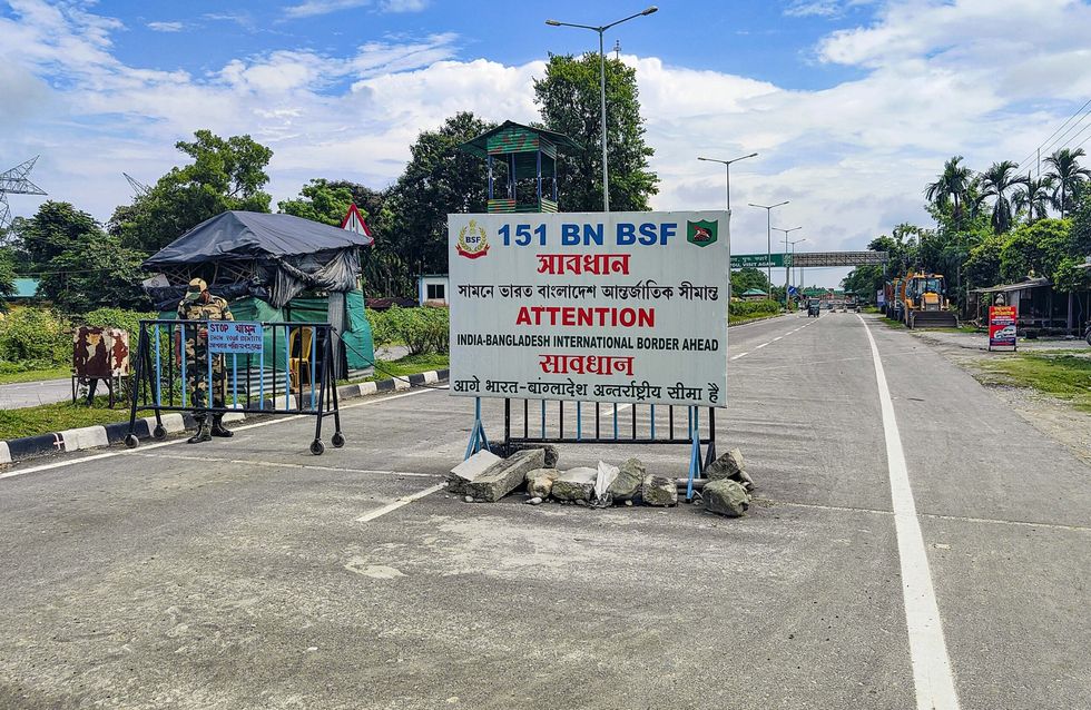 Bangladeshis try to cross border; BSF on alert