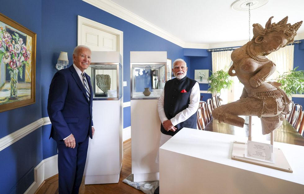 US hands over 297 antiquities smuggled out of India