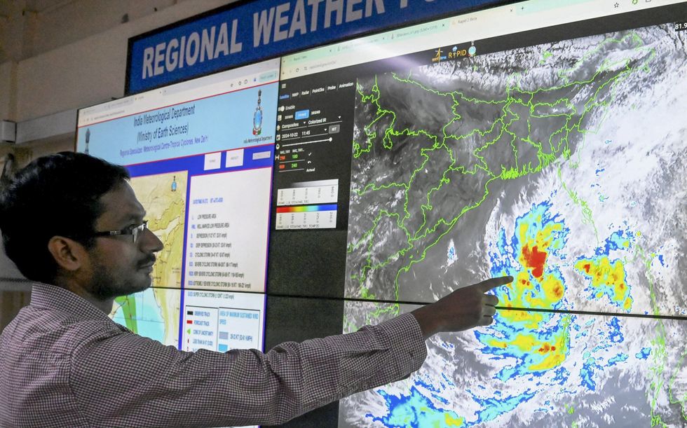 Cyclone Dana to bring heavy rainfall in Odisha, Bengal