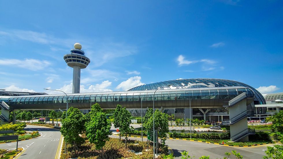 Singapore begins passport-less immigration clearance at Changi Airport
