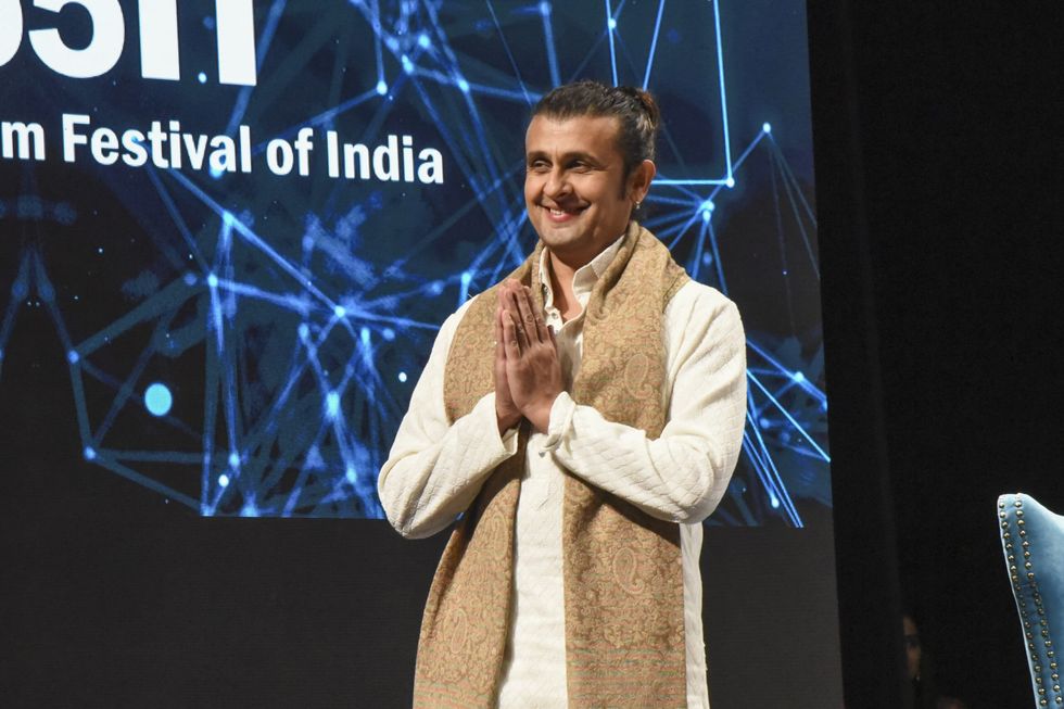 Sonu Nigam criticises politicians for leaving midway during his Jaipur concert