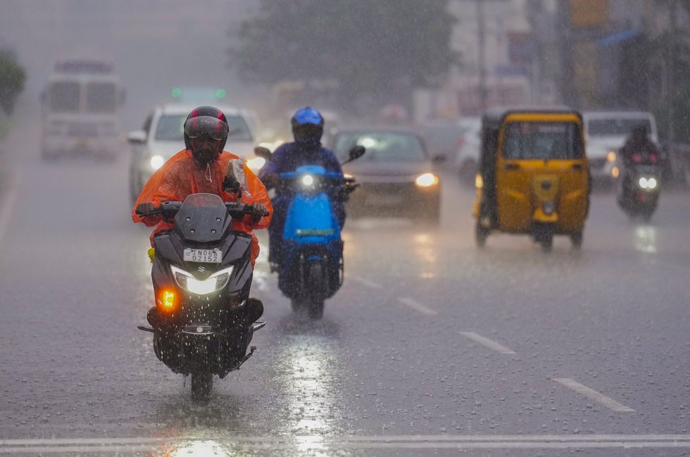 Rains lash Tamil Nadu, schools closed in many districts
