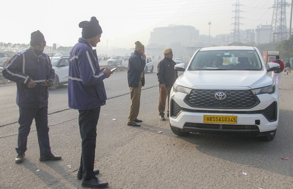 Delhi's air quality plummets to alarming levels