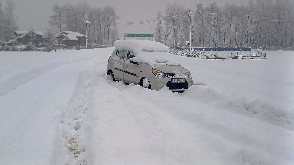 Kashmir: Stranded tourists find shelter in mosque amid heavy snowfall