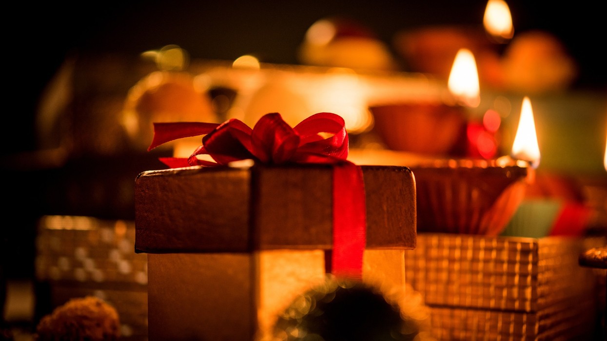 10 Diwali Fashion, Beauty & Gift Picks to Buy on Amazon This Festive Season