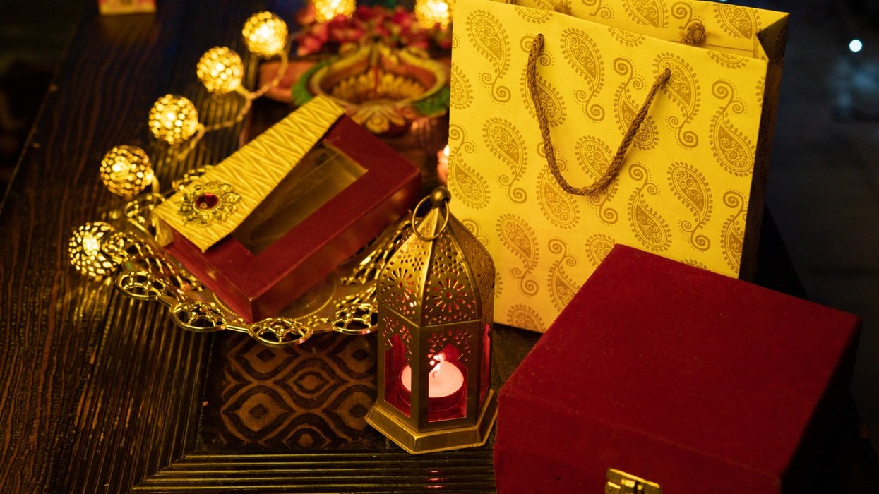 10 Thoughtful Diwali Gifts for Family and Friends You Can Buy on Amazon