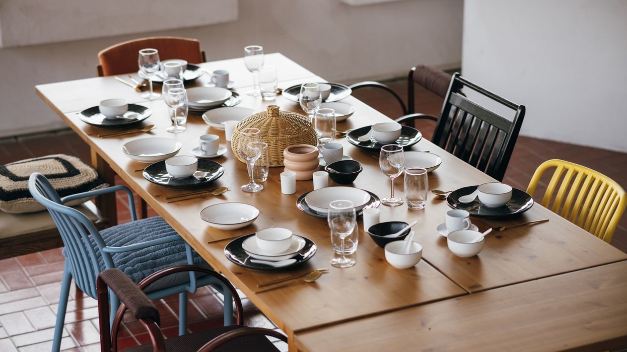 10 Must-Have Dining and Entertaining Essentials for Your Diwali Celebrations