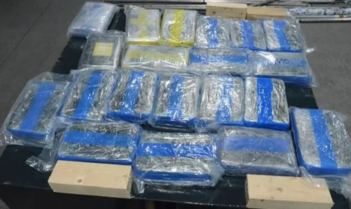 Gangster jailed for smuggling drugs