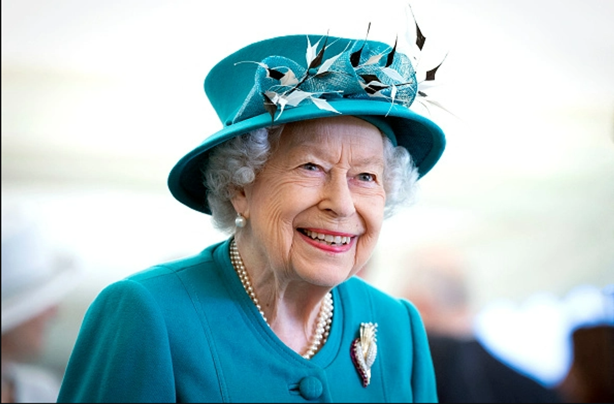 Queen urges the Commonwealth to show unity in troubled times