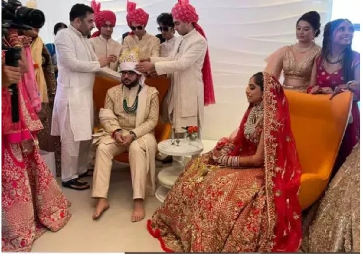 Indian wedding in air as couple exchange vows on Boeing 747