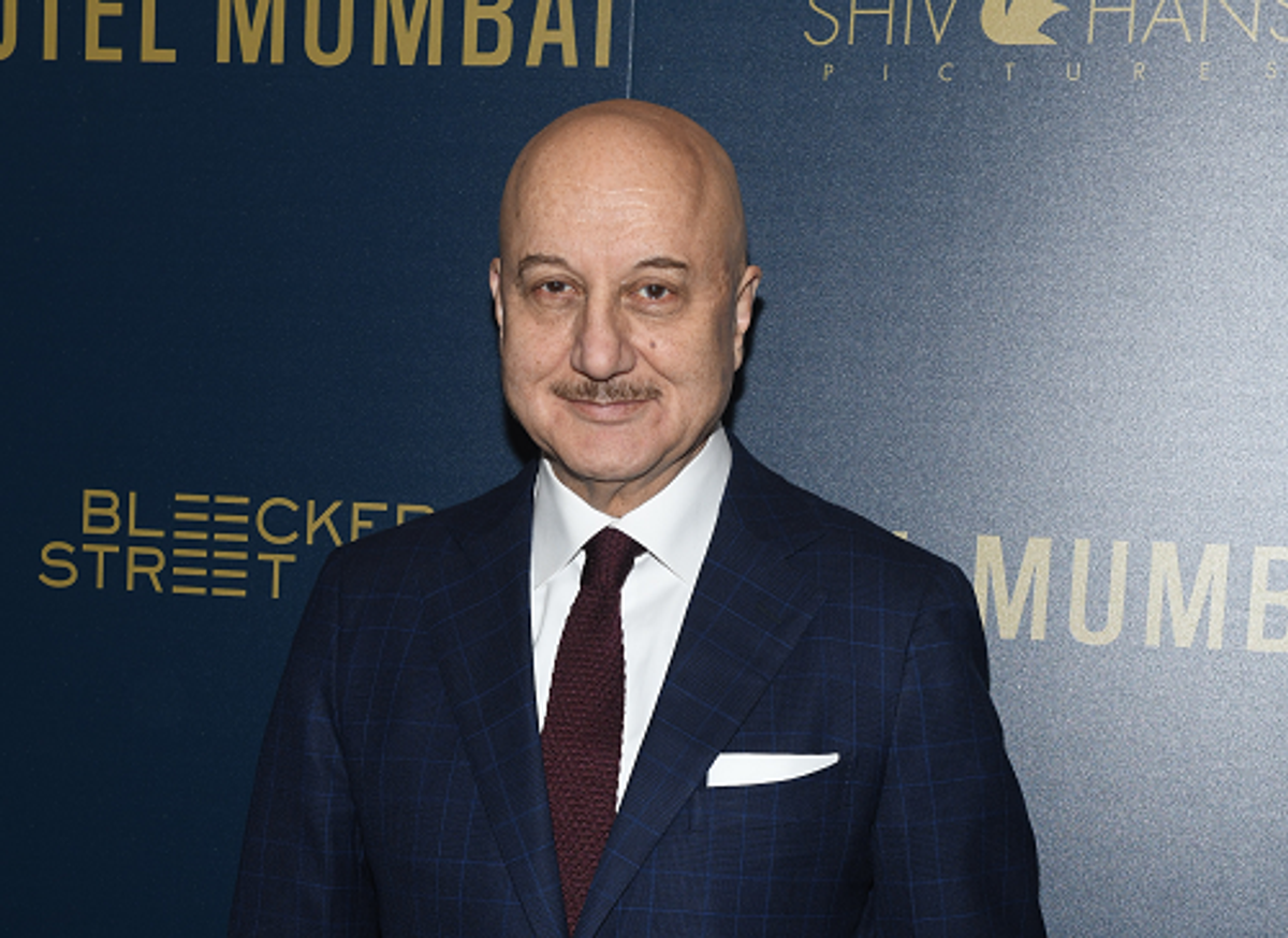 Anupam Kher completes 37 years in the industry