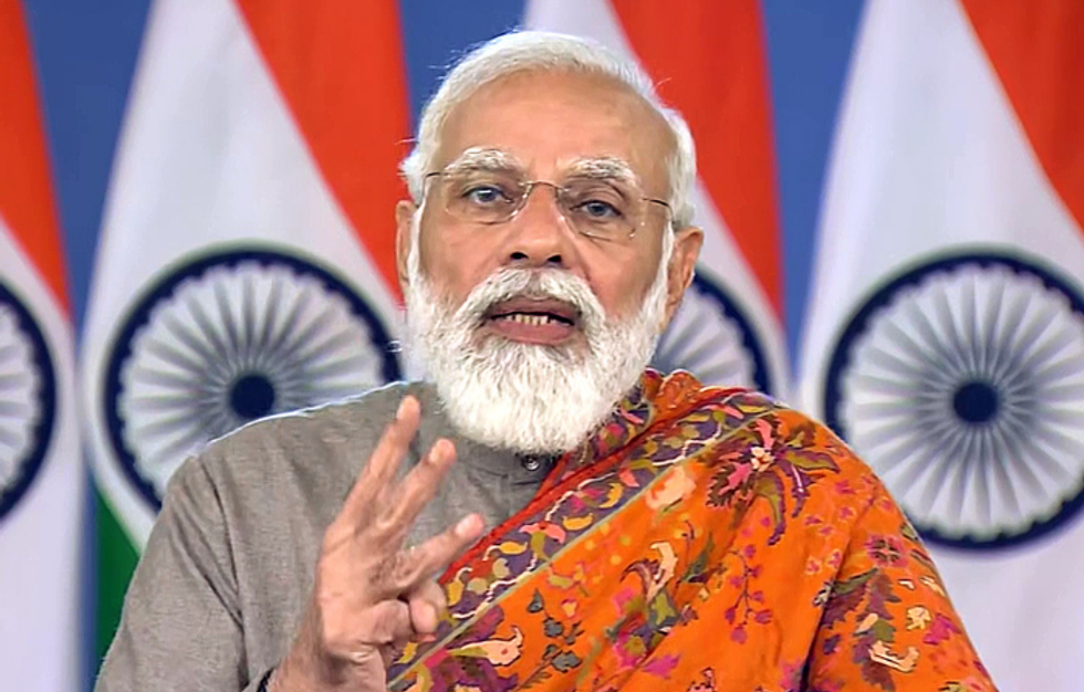 Modi repeals farm laws amid farmers' protest, apologises