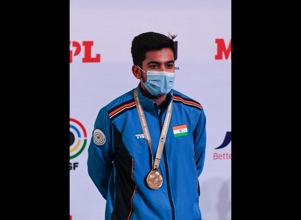 Shooter Aishwary Tomar breaks world record to win gold