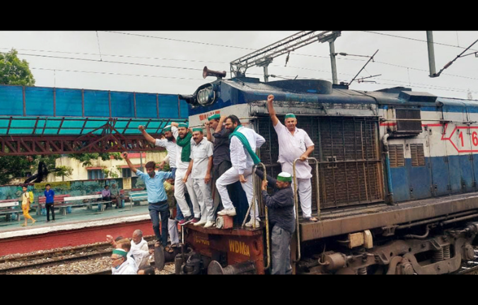 Farmers hold rail traffic blockade over UP violence