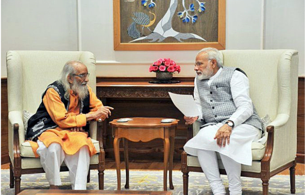Modi mourns historian Babasaheb Purandare death