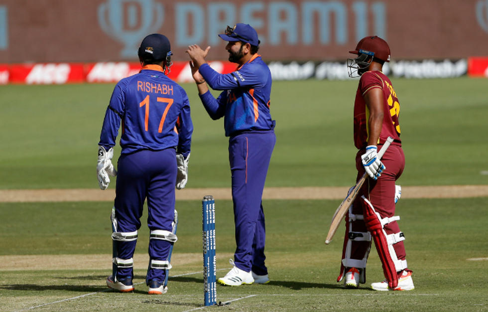 1st one-day: India sport black armbands to honour Lata Mangeshkar