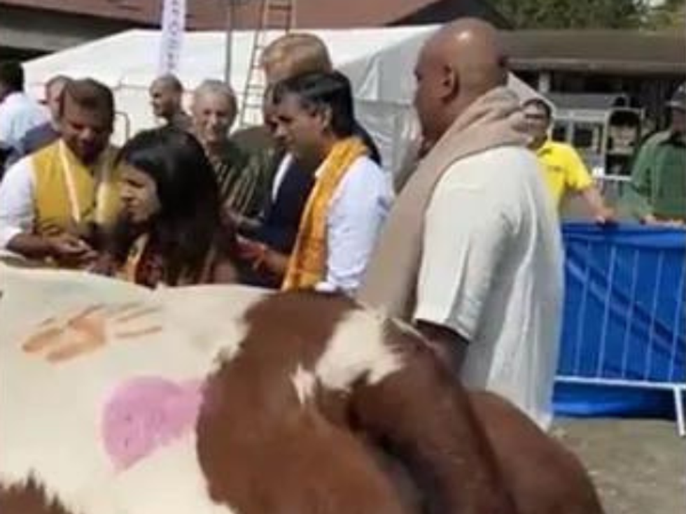 WATCH: UK PM hopeful Rishi Sunak, wife Akshata Murthy do 'gau puja' in London