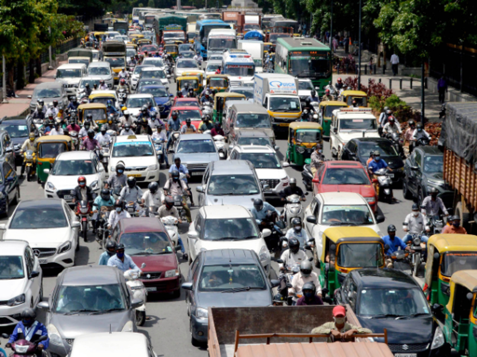 Bengaluru traffic: Doctor leaves car & runs 3 kilometres to perform crucial surgery on woman