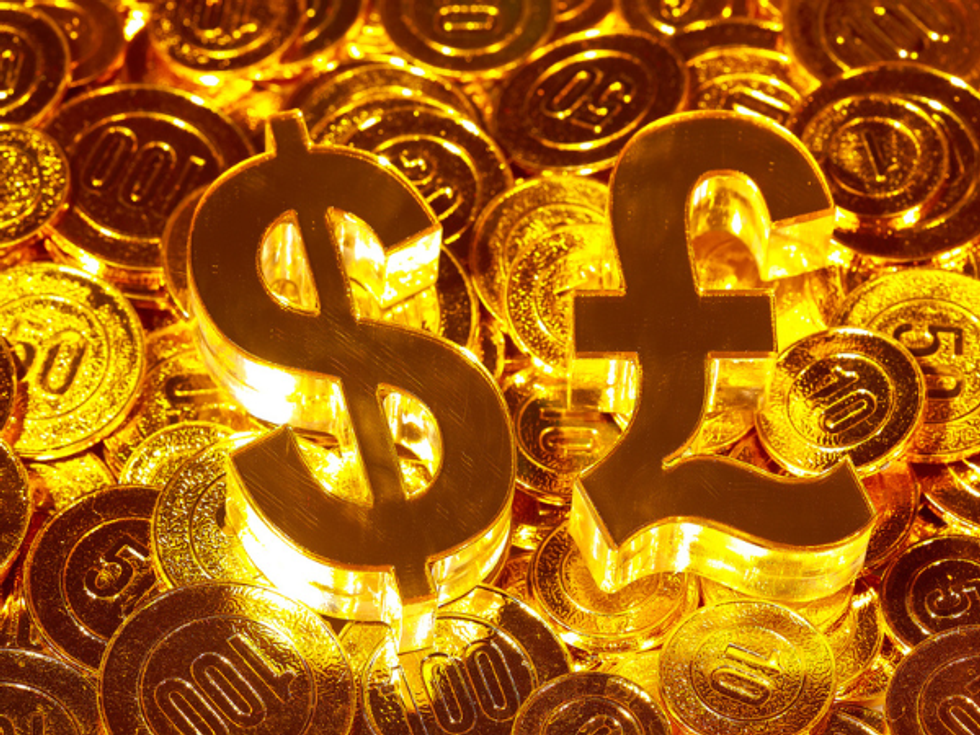 Recession fears grip market as pound hits record low against dollar