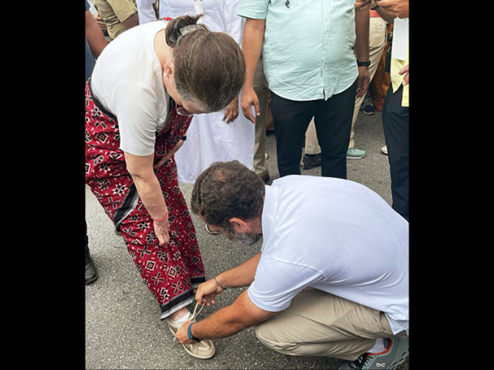 WATCH: When Rahul Gandhi tied mother Sonia's shoelace at Congress's mega walkathon