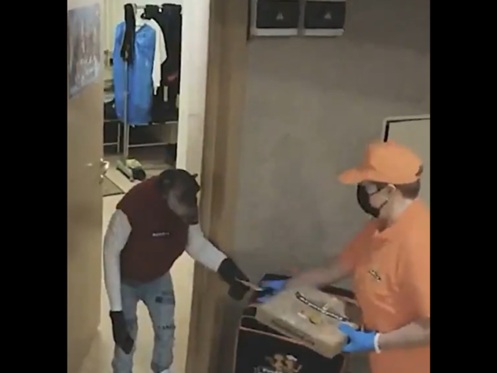 Can you believe a chimpanzee paying for a pizza? If you don't, WATCH this