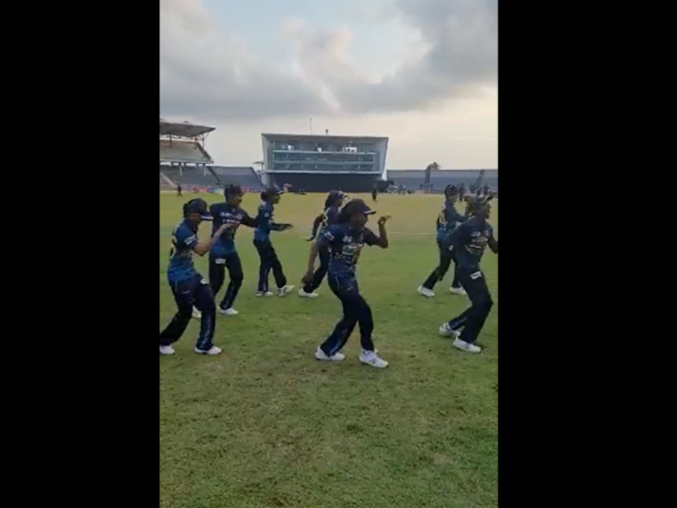 WATCH: Sri Lanka women cricketers' amazing dance after they beat Pakistan by 1 run in Asia Cup semis